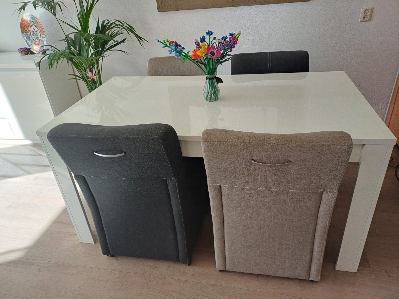 Witte hoogglans eettafel (met eventueel stoffen stoelen), Ophalen, Gebruikt, 50 tot 100 cm, 150 tot 200 cm