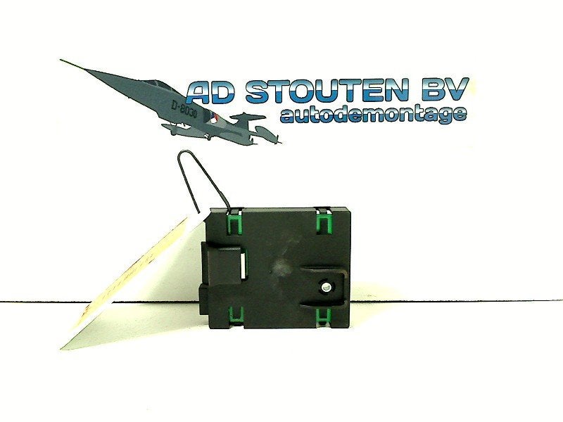 Antenne Versterker Mercedes-Benz A (W169) 2010 A1698200475, Gebruikt, Mercedes-Benz AG, Mercedes-Benz, Mercedesstraße 120, Stuttgart 70372, , Duitsland