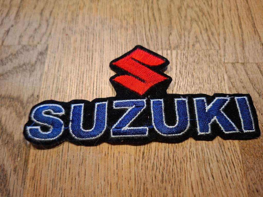 Stoffen strijkemblemen Suzuki, Ophalen of Verzenden