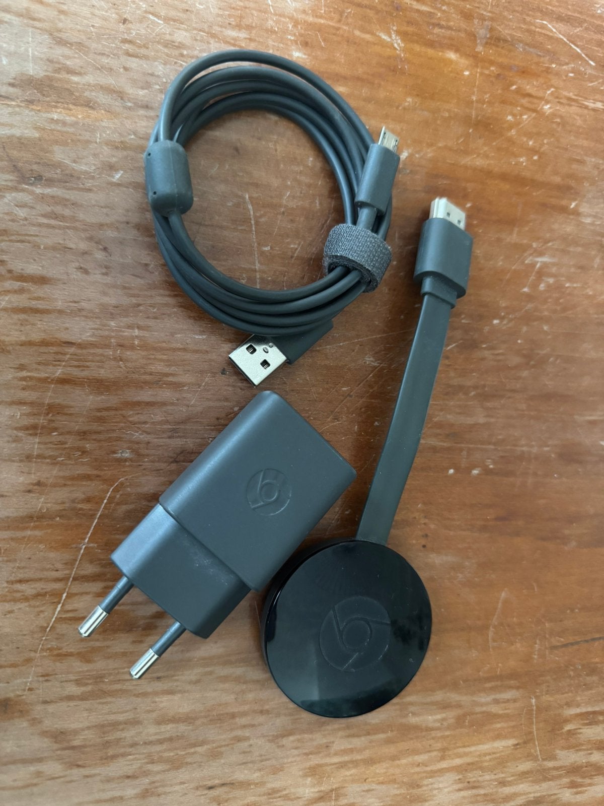 Google Chromecast, 2e gen. Model NC2-6A5, Ophalen of Verzenden, Zo goed als nieuw, HDMI
