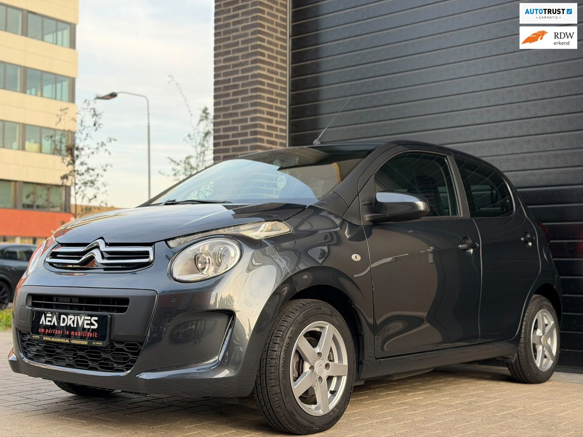 Citroen C1 1.0 | Apple CarPlay | Stoelverwarming | Automatis, Auto's, Voorwielaandrijving, Dealer onderhouden, Stof, Zwart