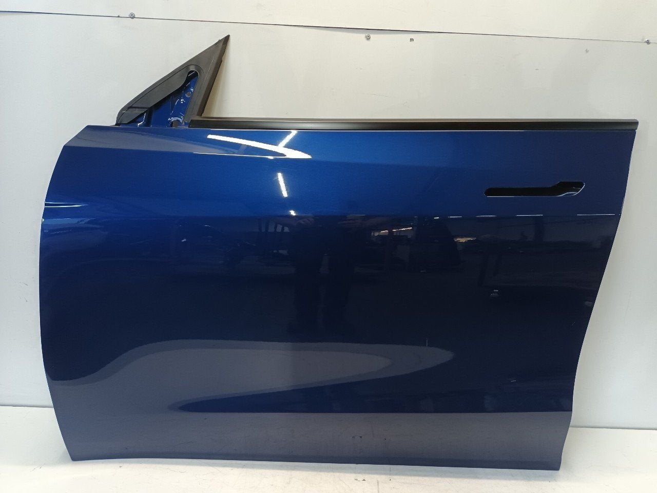 Portier links voor Tesla Model, Auto-onderdelen, Onderdelen@venauto.nl, Van der Ven Autorecycling B.V., Gebruikt, Ettenseweg 76, 4706 PB Roosendaal, The Netherlands