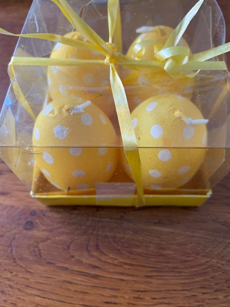 4 "Ei" Kaarsen Kleur: Geel met Witte Stippen Nieuw in Doos, Diversen, Ophalen of Verzenden, Nieuw