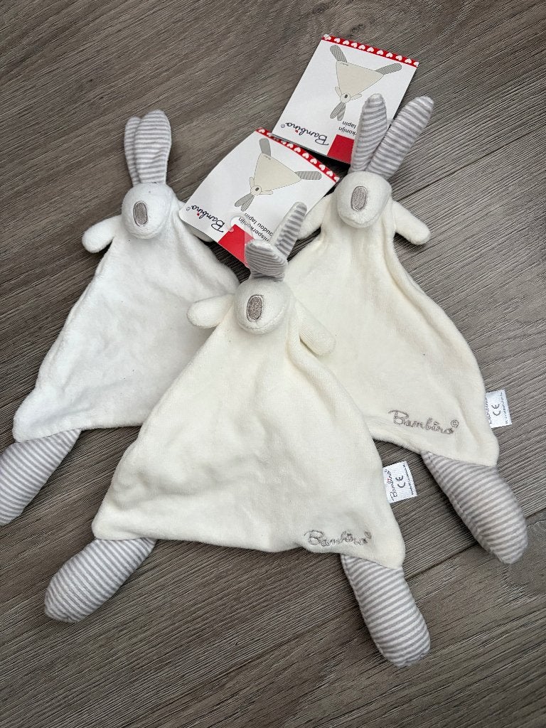 G045 bambino konijn konijntje wit grijs, Kinderen en Baby's, Speelgoed | Knuffels en Pluche, Ophalen of Verzenden, Zo goed als nieuw
