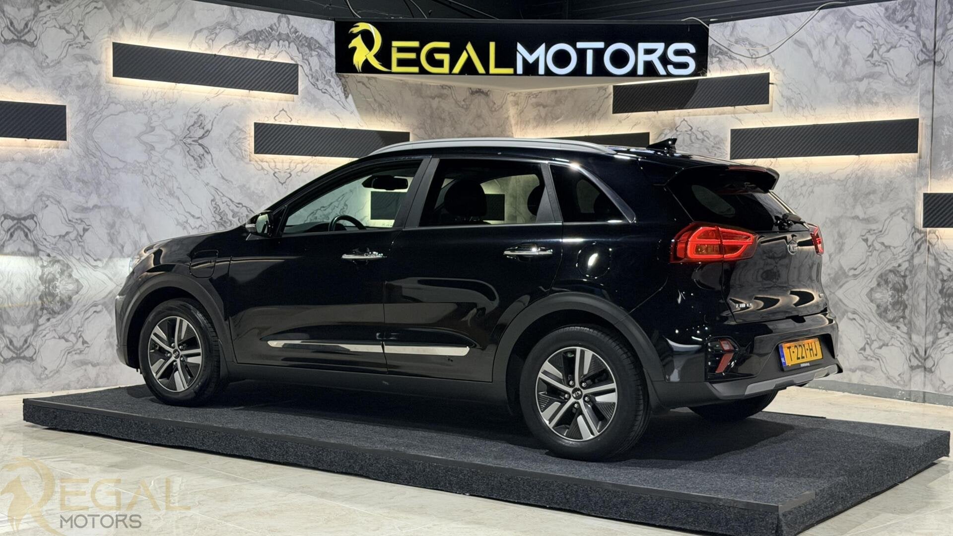 Kia Niro 1.6 GDi PHEV DynamicLine | Lane Ass | Leder | stoel, Auto's, Gebruikt, Euro 6, Zwart, Bedrijf