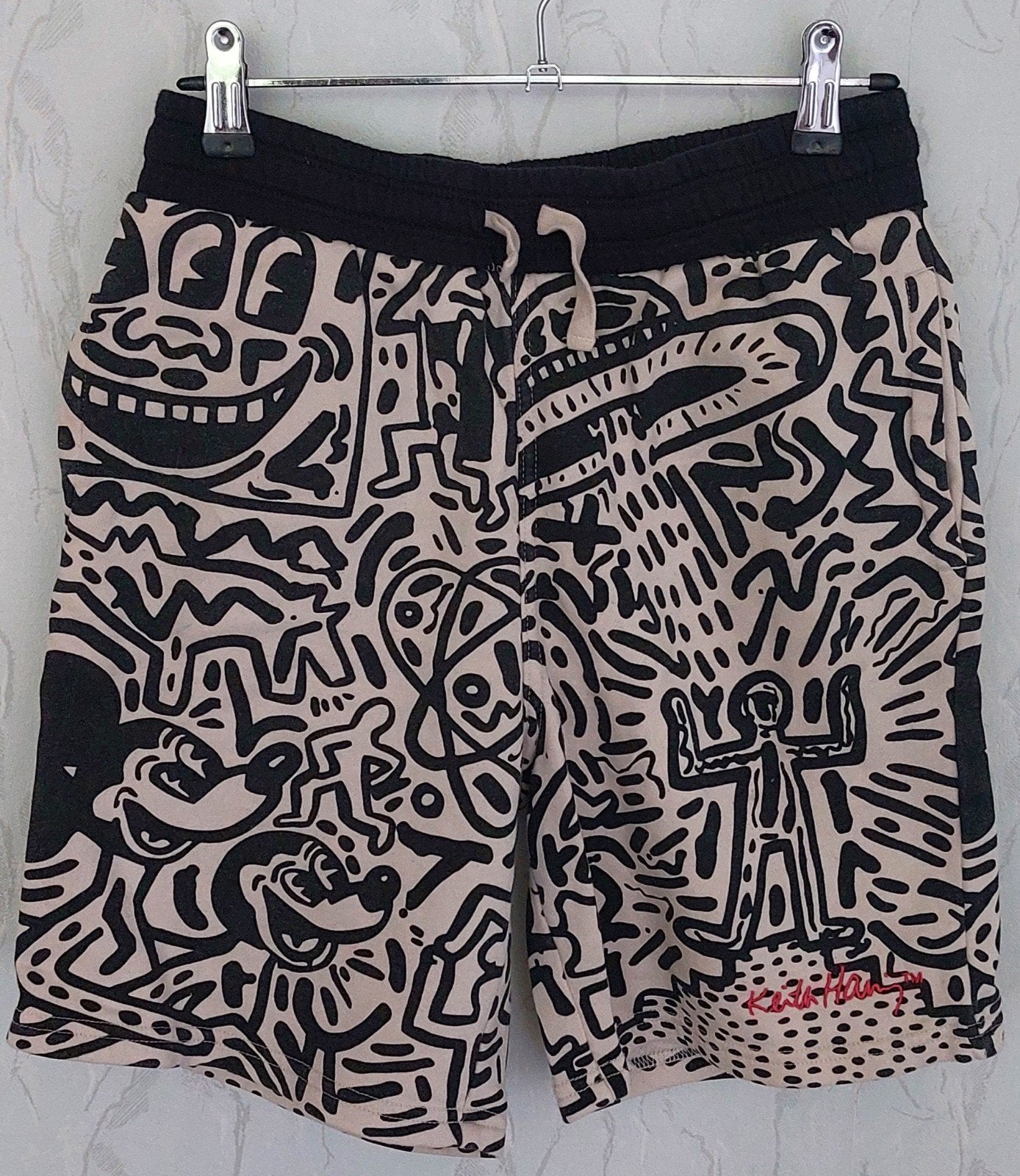 Leuke korte broek maat 158 met Keith Haring print, Kinderen en Baby's, Kinderkleding | Maat 158, Broek, Gebruikt, Jongen of Meisje