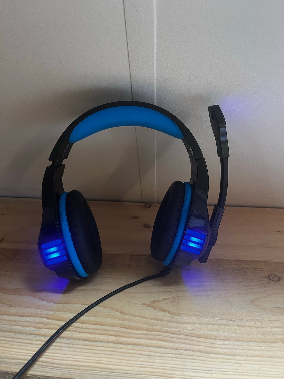 Hunterspider Gaming Headset met Microfoon en LED-verlichting, Overige merken, Gaming, Ophalen of Verzenden, Zo goed als nieuw
