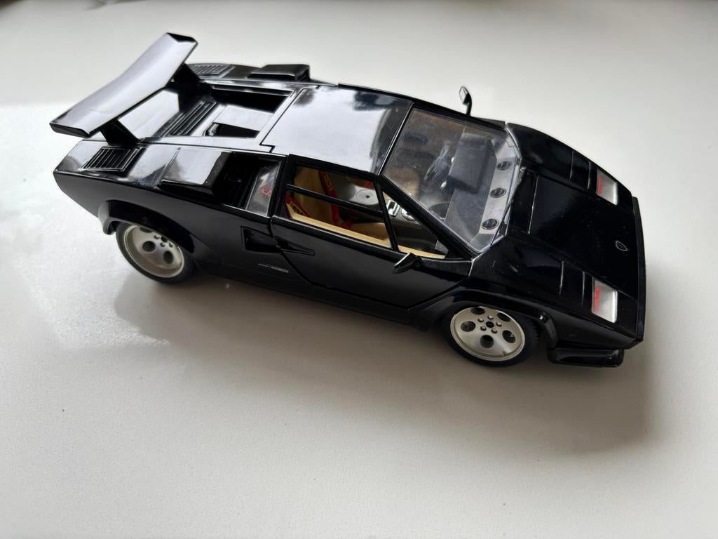 Lamborghini Countach Bburago 1988, Hobby en Vrije tijd, Modelauto's | 1:18, Ophalen of Verzenden, Zo goed als nieuw, Bburago