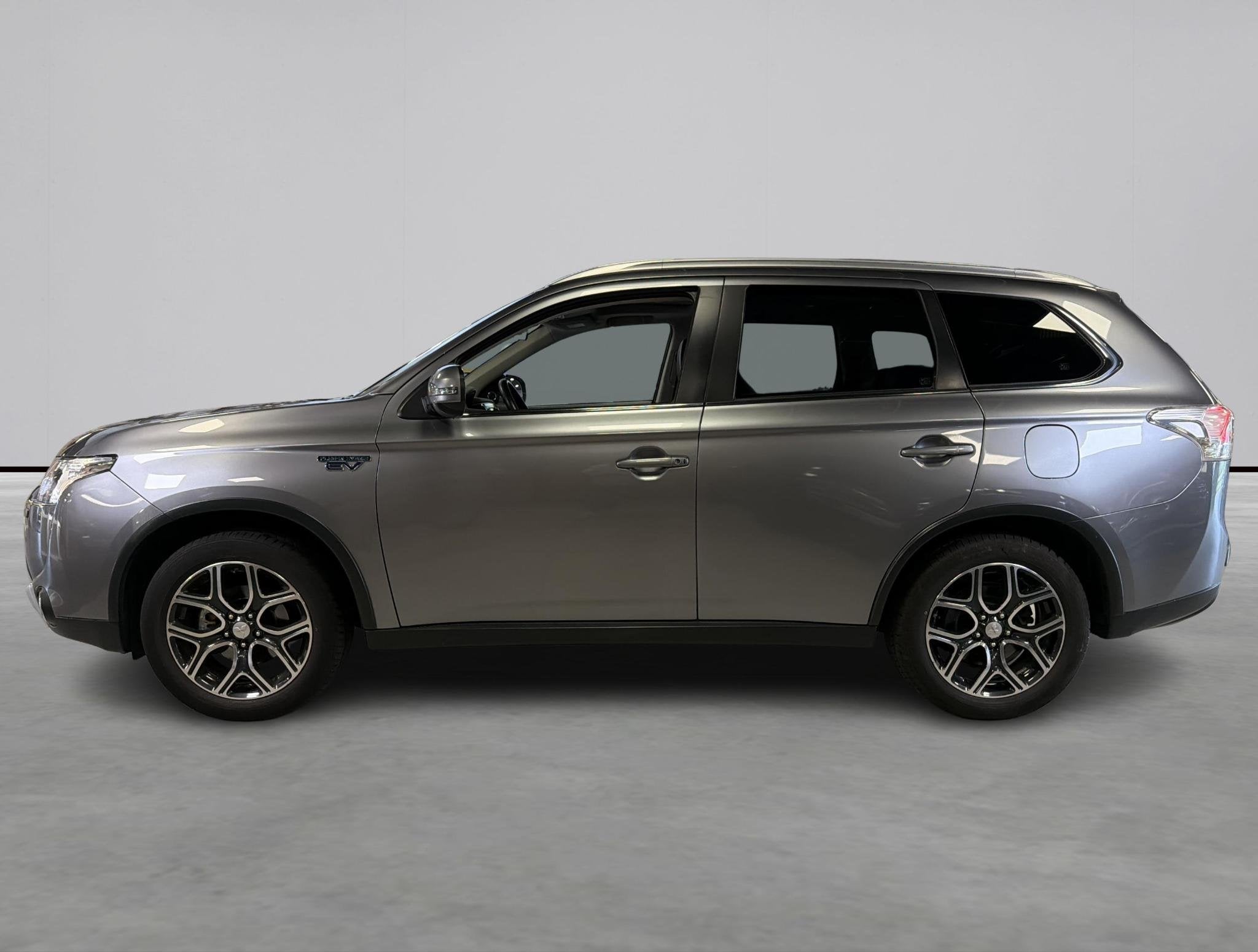 Mitsubishi Outlander 2.0 PHEV Limited Edition X-Line Trekhaa, 1998 cc, Euro 6, 4 cilinders, Automatische klimaatregeling