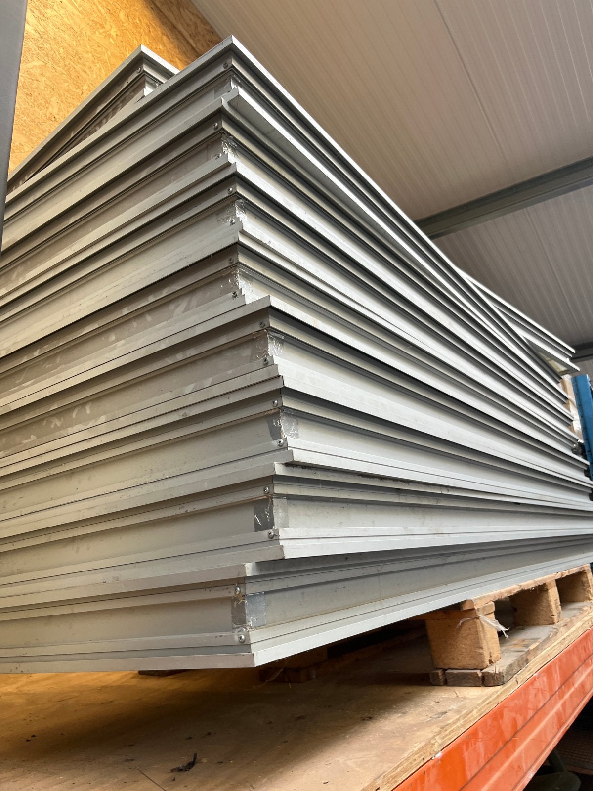 Melk glazen wanden in aluminium frame - 9 stuks, Ophalen, Gebruikt, Minder dan 80 cm, Overige typen