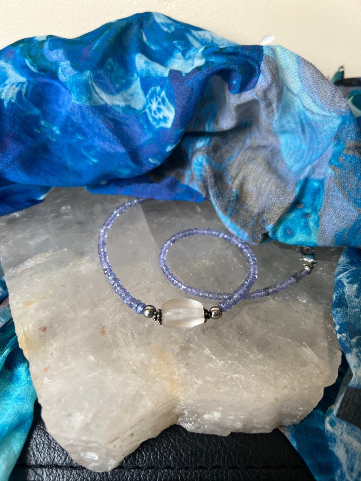 Tanzaniet bergkristal hamsa antiek beschermt uniek zeldzaam, Blauw, Nieuw, Ophalen of Verzenden, Verstelbaar