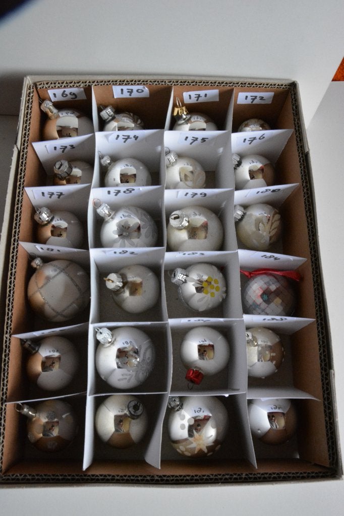 Kerstballen zilver Doos 8, Diversen, Ophalen of Verzenden, Zo goed als nieuw