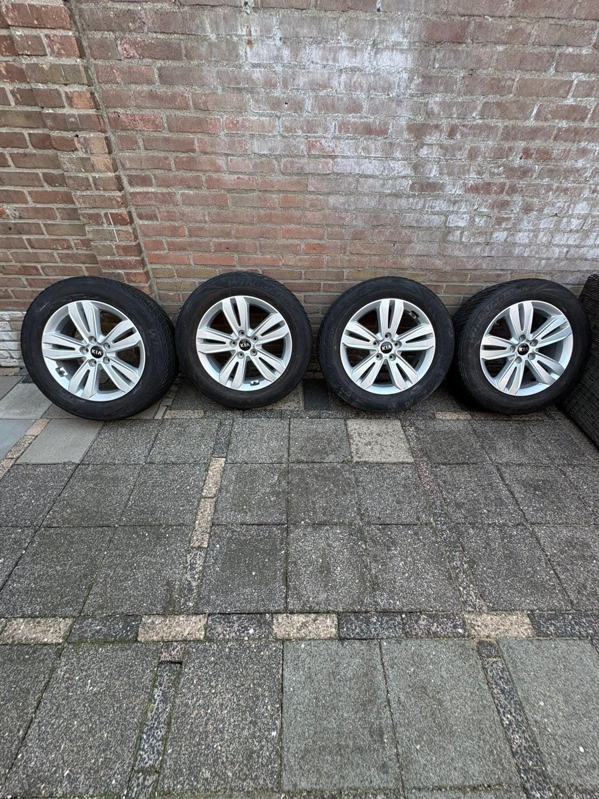 Originele Kia Sportage IV 17 inch velgen + winterbanden, Ophalen, Velg(en), 17 inch, Winterbanden