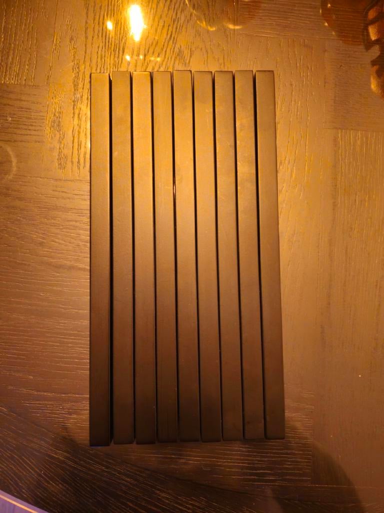 9x Zwarte vierkante meubelgrepen 25.6mm hart-op-hart, Ophalen of Verzenden, Zo goed als nieuw