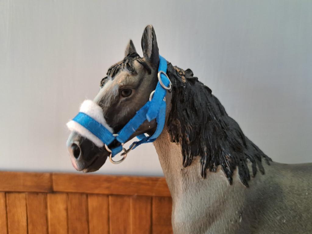 Schleich halster blauw, Ophalen of Verzenden, Zo goed als nieuw, Paard, Beeldje of Figuurtje