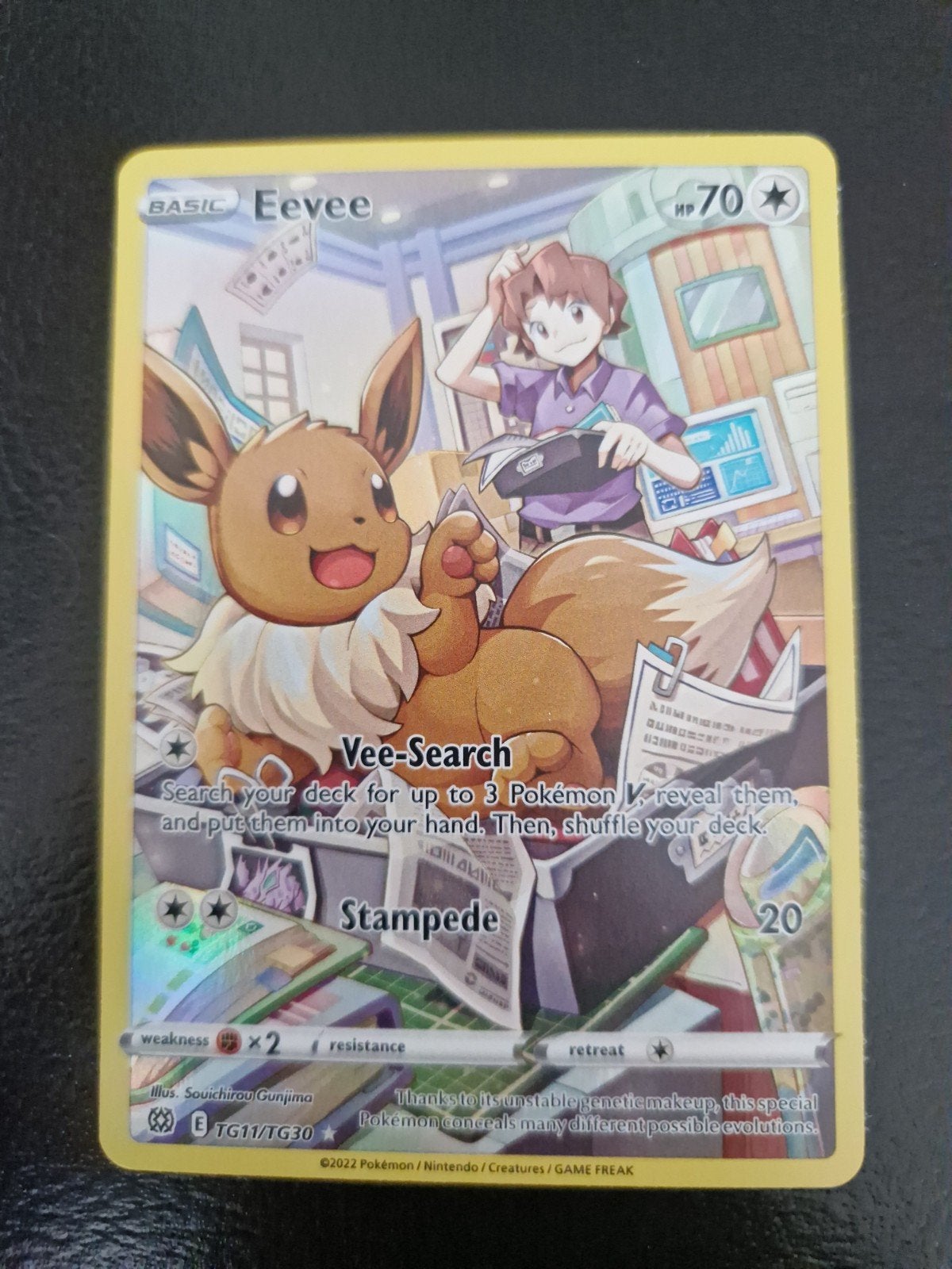 Eevee TG11/TG30 Pokémon Kaart - Brilliant Stars, Ophalen of Verzenden, Zo goed als nieuw