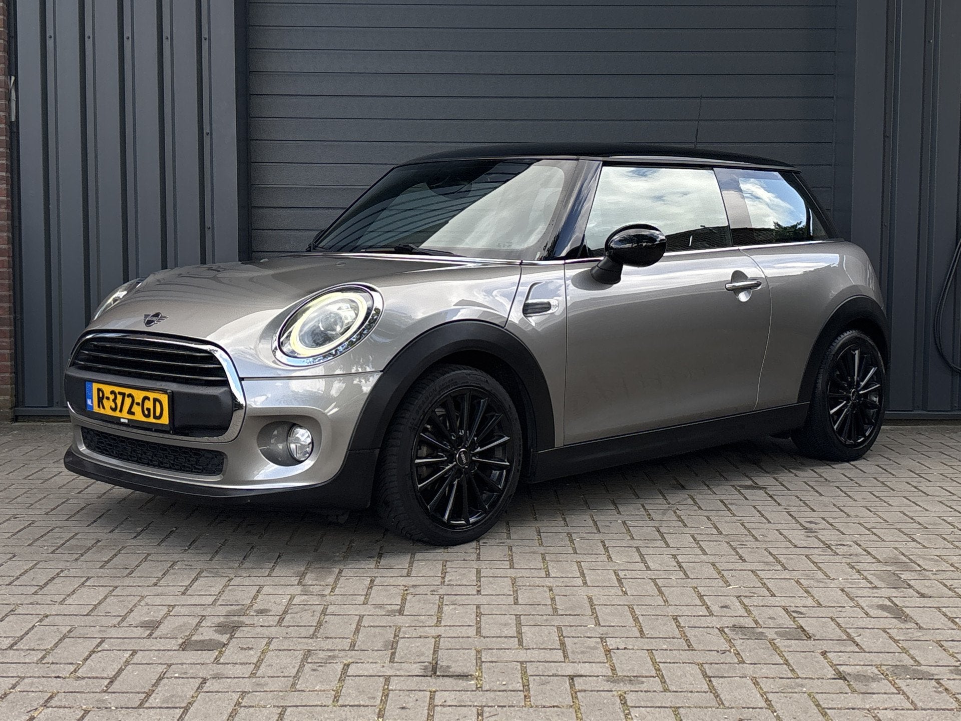 MINI 3-deurs 1.5 Cooper Chili - Union Jack - Stoelverwarming, Auto's, Voorwielaandrijving, 136 pk, Gebruikt, 4 stoelen