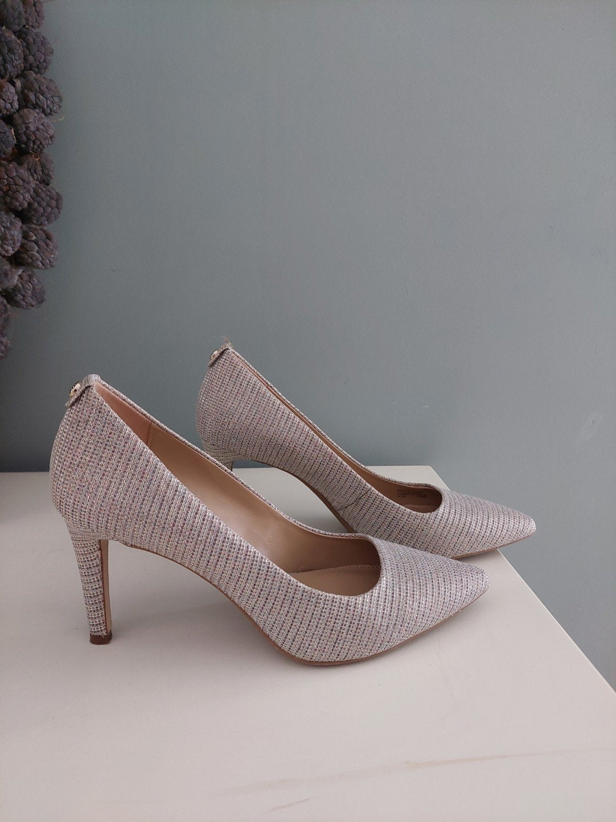 Michael Kors Pumps - Zo goed als nieuw, Kleding | Dames, Schoenen, Ophalen of Verzenden, Zo goed als nieuw, Zwart