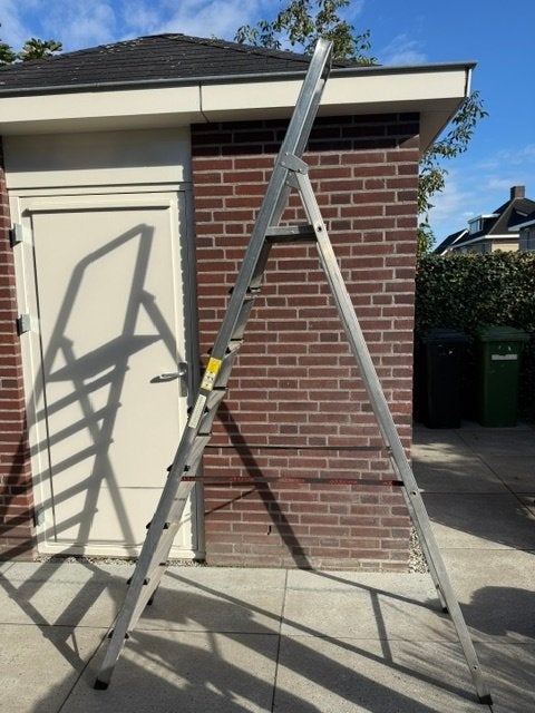 Foto 3 van 7-treeds aluminium ladder