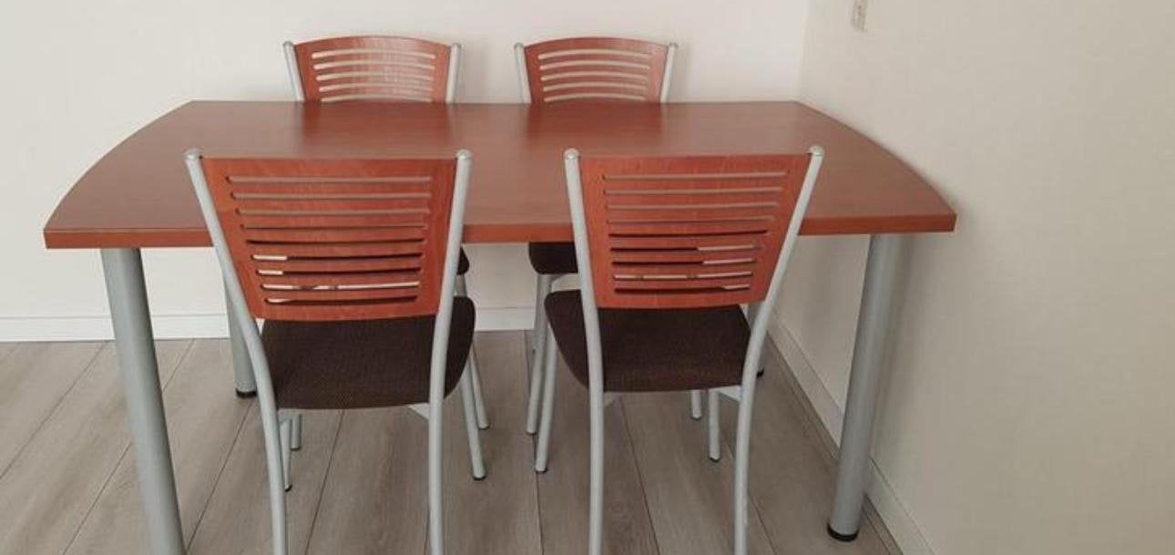 Tafel van kersenhout, Ophalen, 100 tot 150 cm, Zo goed als nieuw, Vijf personen of meer
