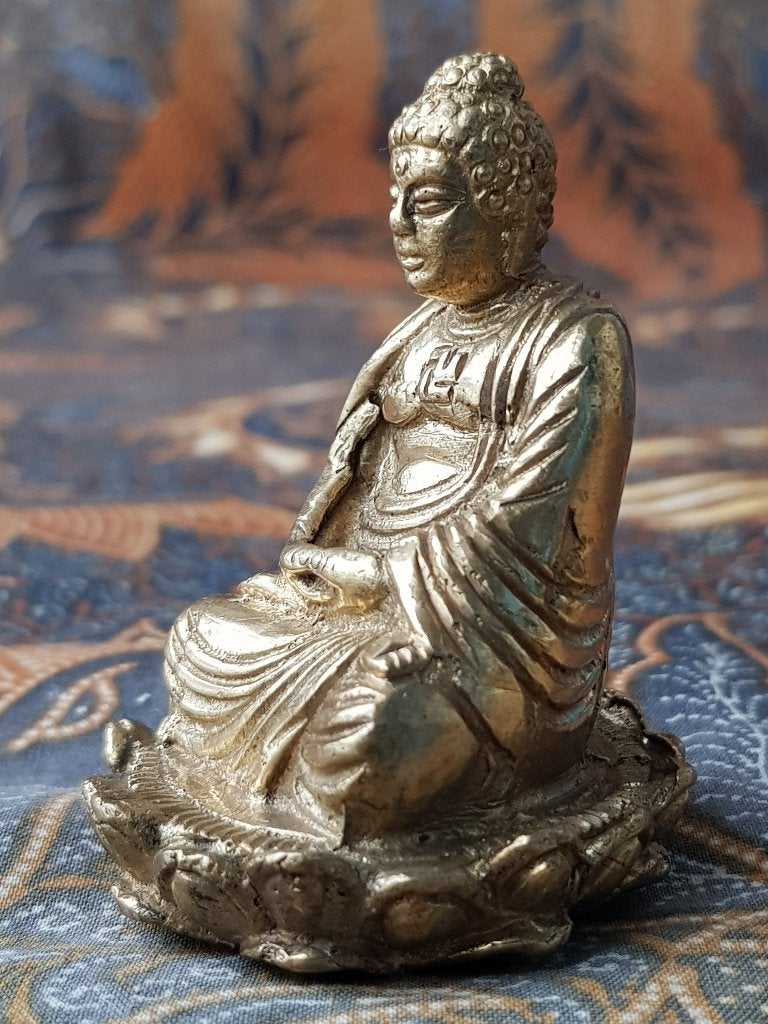 Mooi oud Oosters brons beeldje van Boeddha op een lotus., Antiek en Kunst, Goud, Handgemaakt, Ophalen of Verzenden, Brons