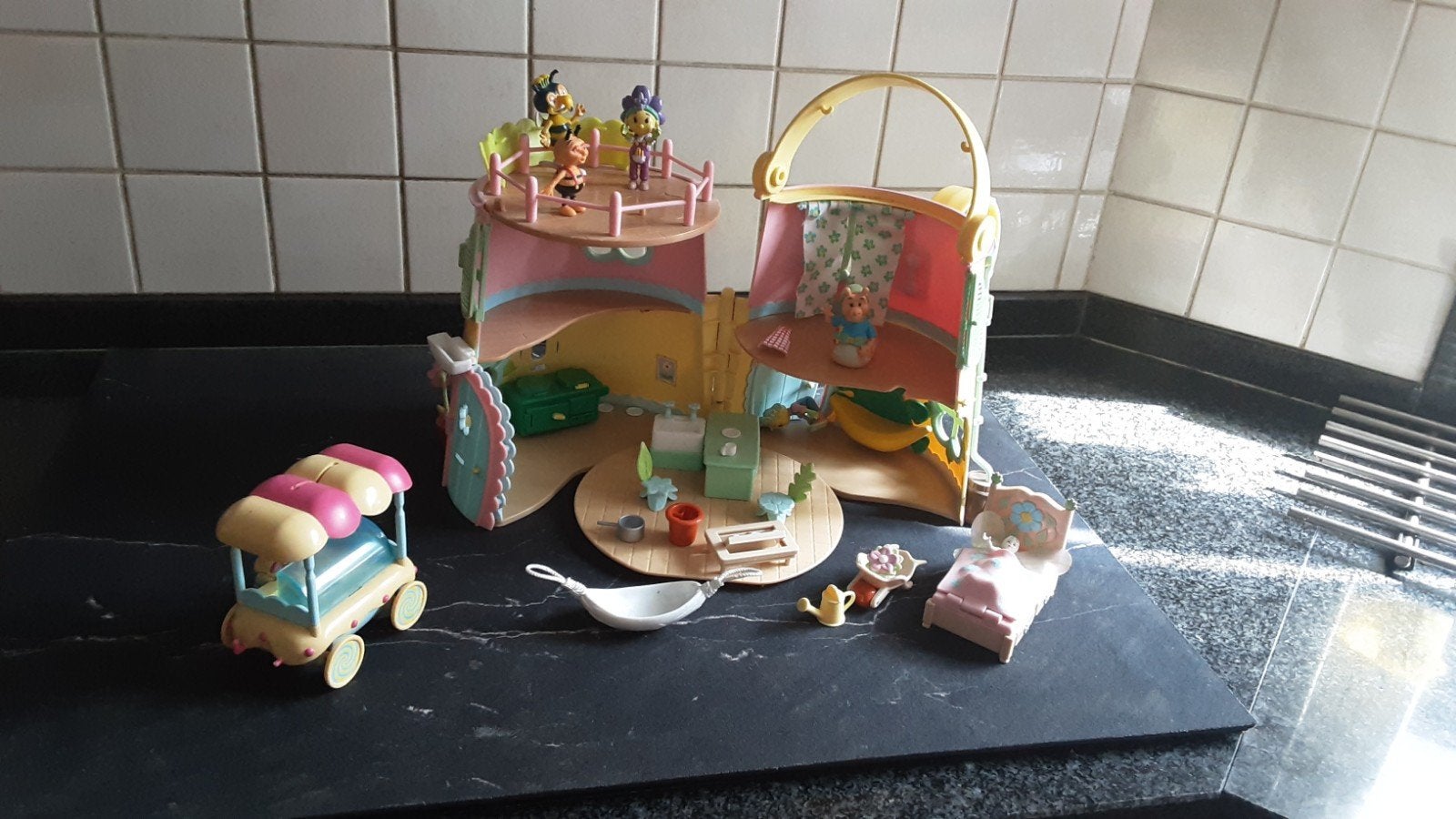 Polly Pocket Huis in de vorm van een ronde vergiet, Ophalen of Verzenden