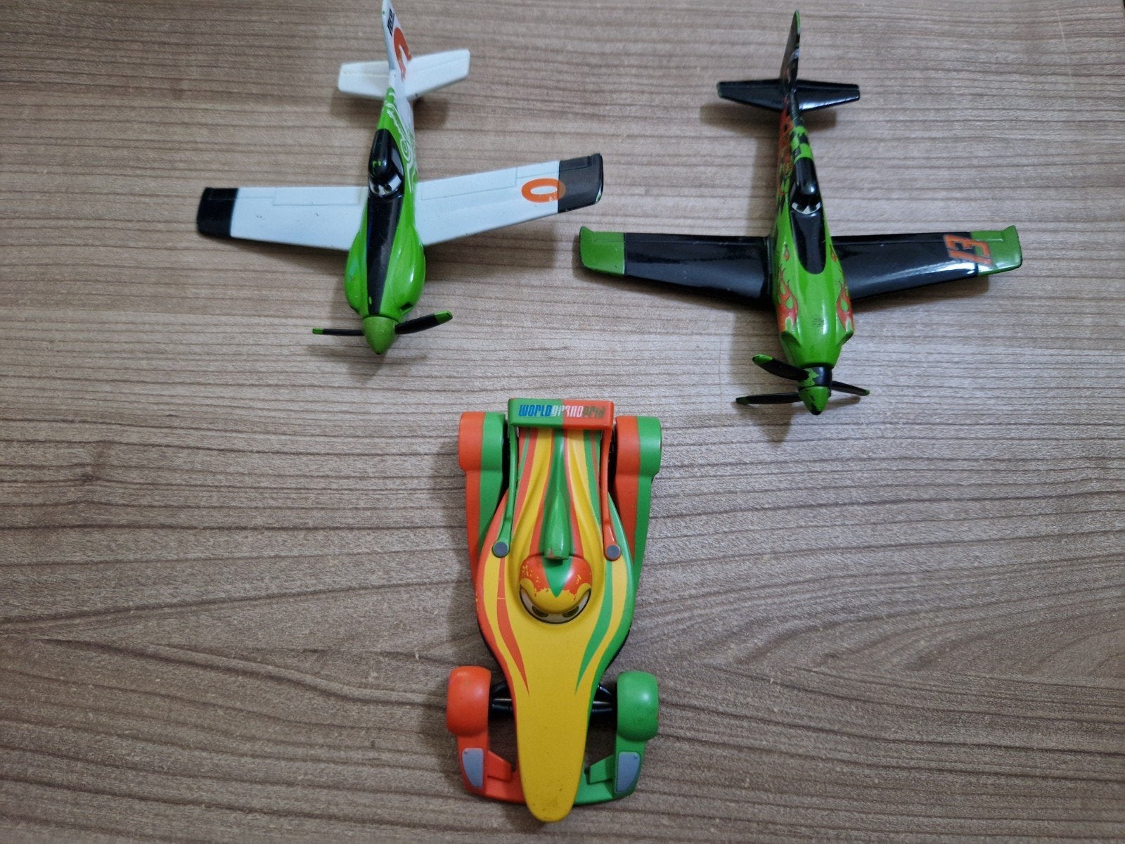Disney Planes Cars schaal 1:43, Kinderen en Baby's, Speelgoed | Speelgoedvoertuigen, Ophalen of Verzenden, Gebruikt