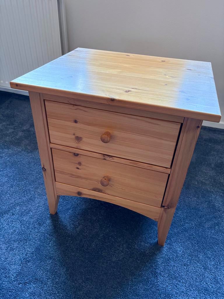 Mooi grenen nachtkastje met twee lades, Gebruikt, 45 tot 65 cm, Hout, 55 tot 70 cm
