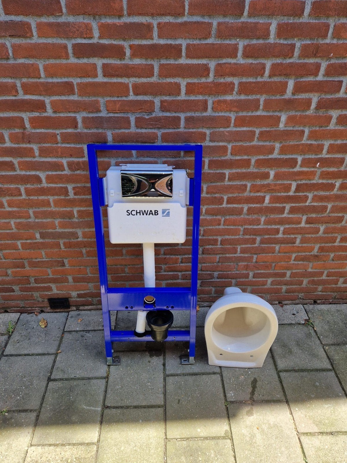 Inbouw WC met inbouwreservoir - Schwab, Ophalen of Verzenden, Gebruikt, Toilet