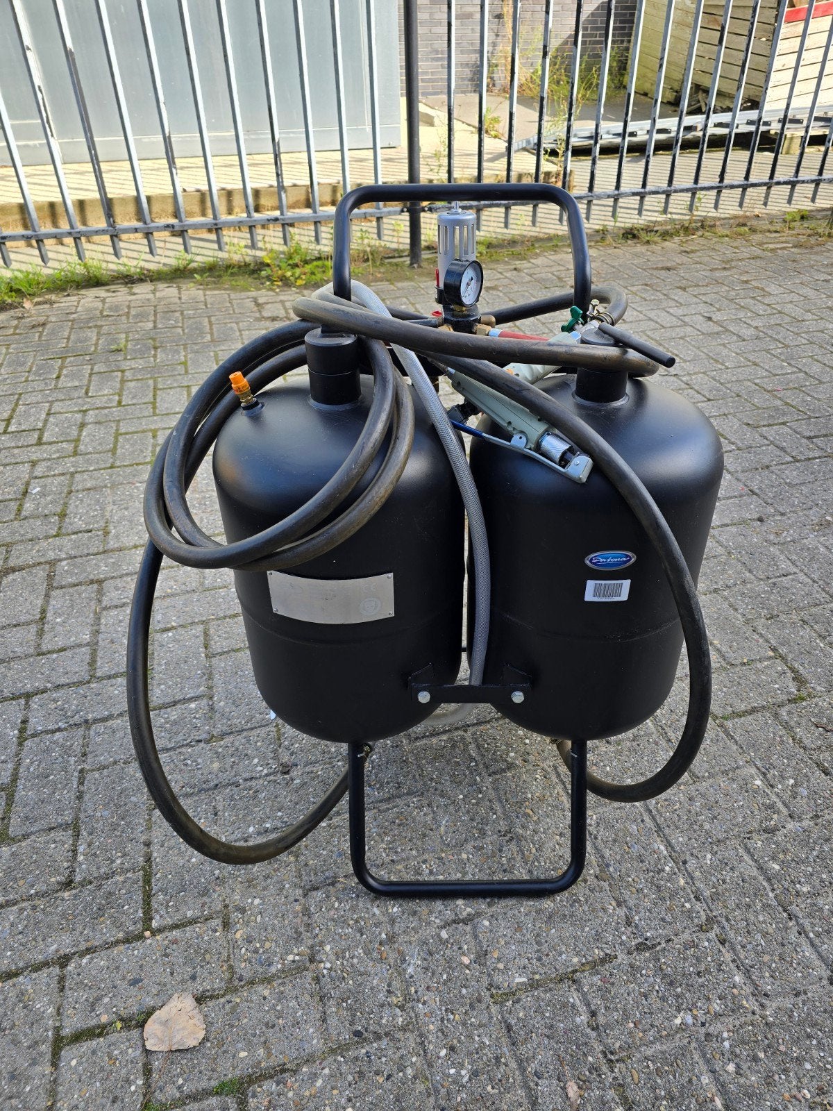 Datona DT-55212 Zandstraalmachine - Zo goed als nieuw, Doe-het-zelf en Verbouw, Ophalen, 6 tot 10 bar, Zo goed als nieuw, 25 tot 100 liter