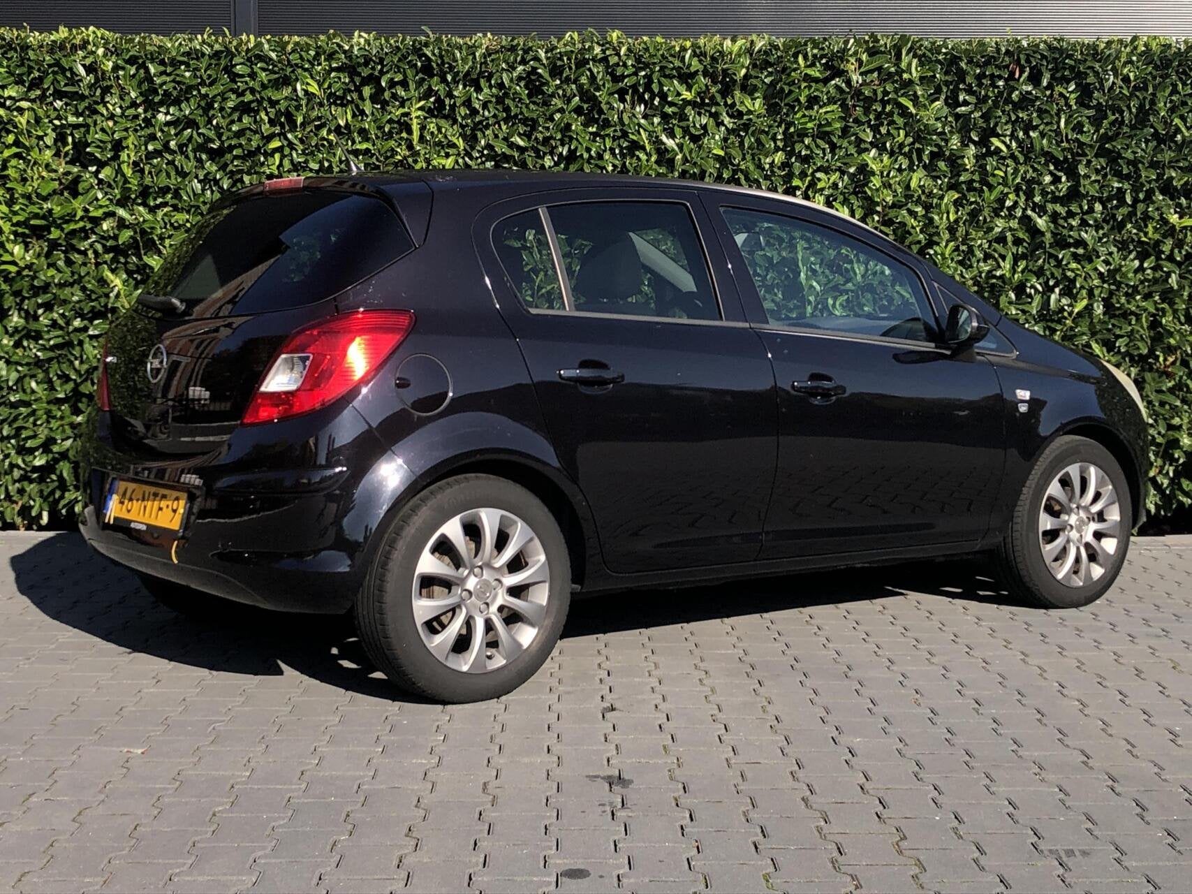 Opel Corsa 1.4-16V 111 EDITION 5-DEURS NL AUTO, NAP, AIRCO,, Auto's, Voorwielaandrijving, Euro 5, Gebruikt, 4 cilinders