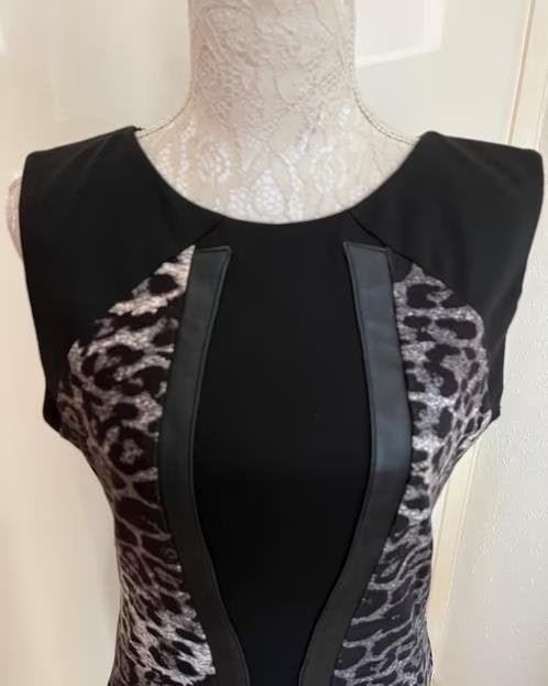 Sao Paulo jurk maat 42[v], Kleding | Dames, Zwart, Maat 42/44 (L), Ophalen of Verzenden, Zo goed als nieuw