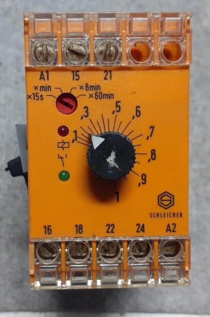 Schleicher tijdrelais SZT 72-S, Ophalen