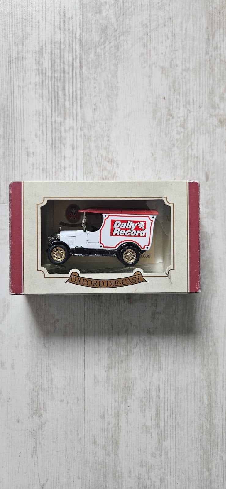 Oxford Diecast Daily Record Model Vehicle, Hobby en Vrije tijd, Ophalen of Verzenden, Zo goed als nieuw, Auto
