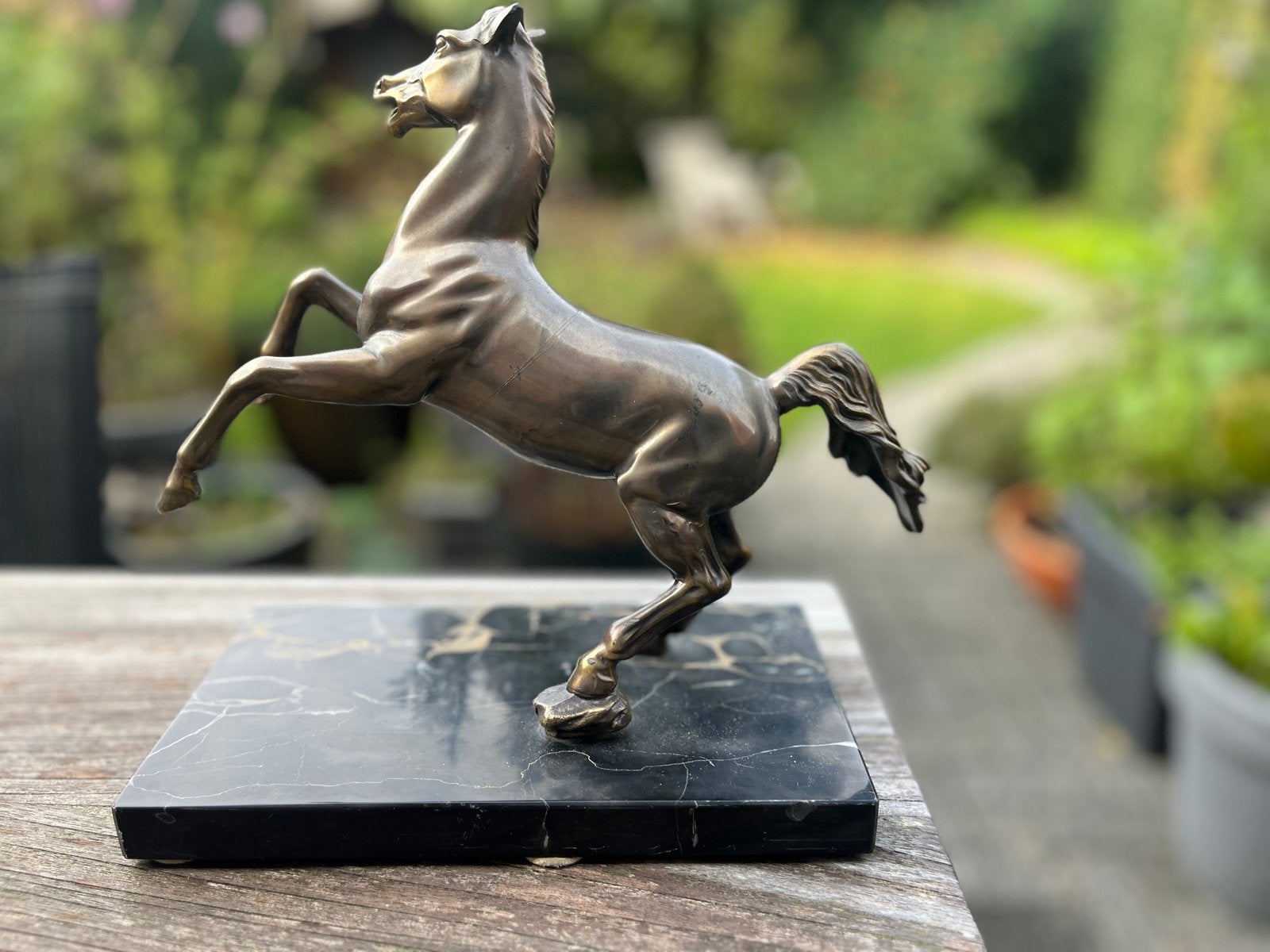 Bronzen paard op marmeren voetstuk, Ophalen, 20 - 50 cm, Op sokkel, Beeld
