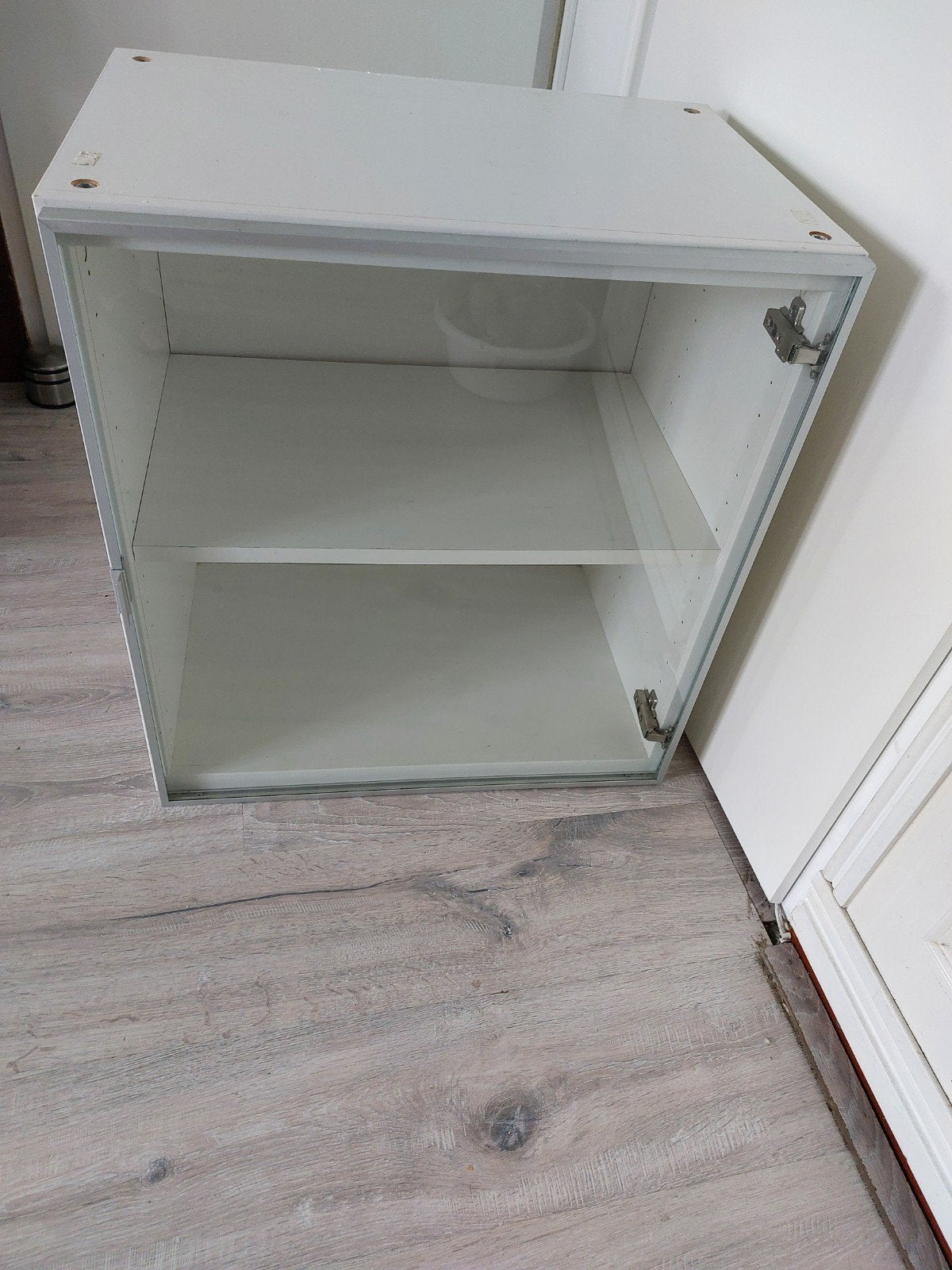 Te koop: Wandkast met glazen deur - 60x42x64 cm, Ophalen, Gebruikt
