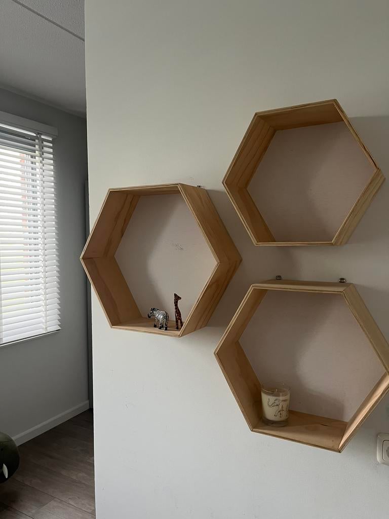 Set van 3 houten zeshoek wandplankjes – speels & stijlvol, Ophalen, Zo goed als nieuw