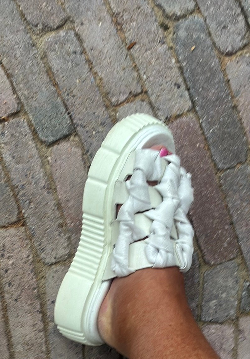 Papucei witte zomer instappers maat 39, Kleding | Dames, Schoenen, Verzenden, Zo goed als nieuw, Wit, Instappers