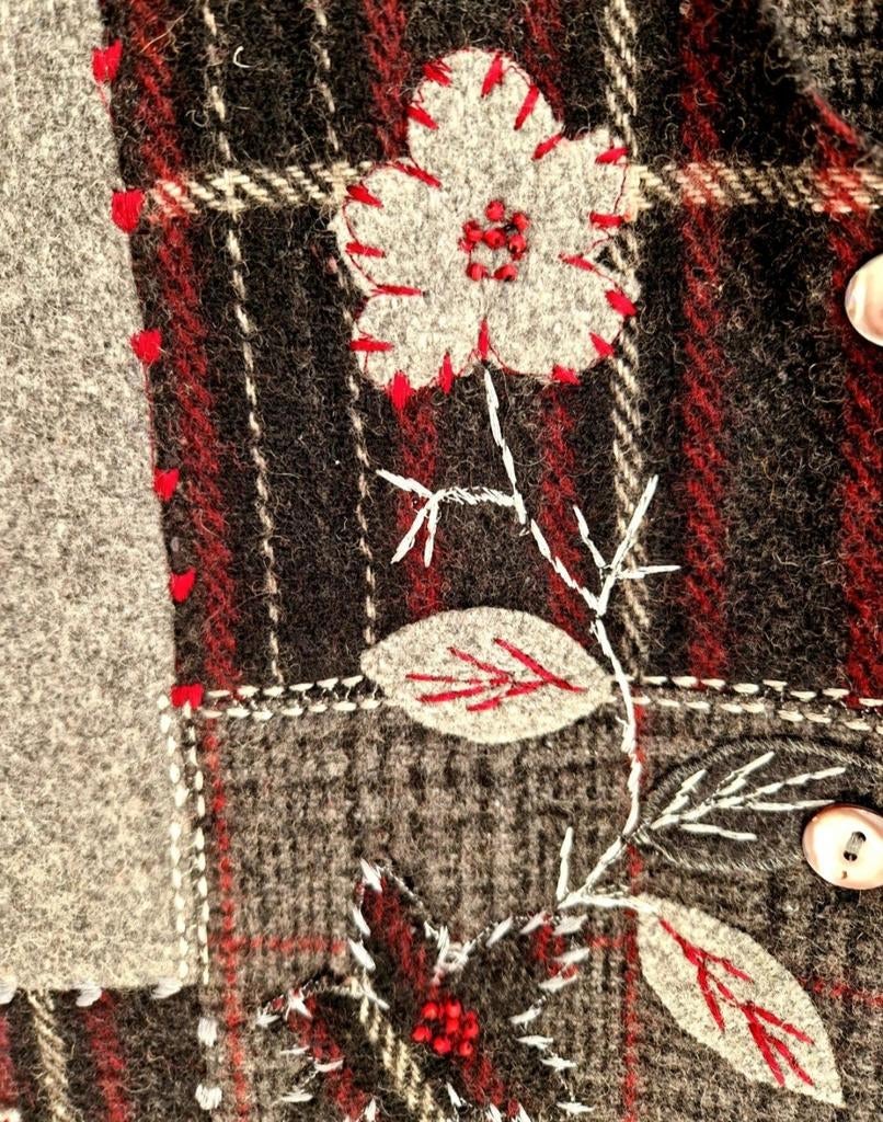 Uniek vintage geborduurd wollen gilet met bloemen, Kleding | Dames, Ophalen of Verzenden, Zo goed als nieuw, Maat 46/48 (XL) of groter