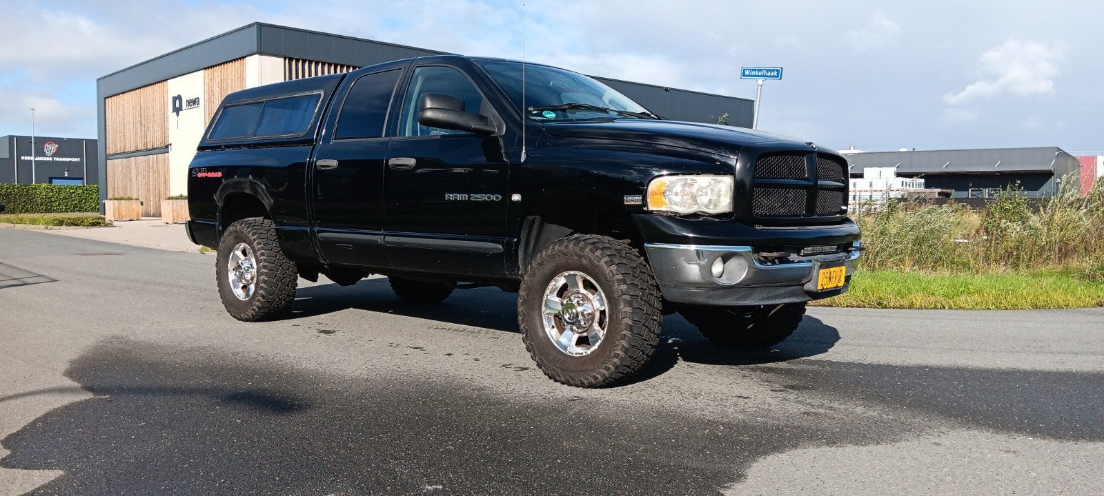 Dodge 2004 Zwart, Auto's, 2737 kg, 5654 cc, Zwart, Particulier