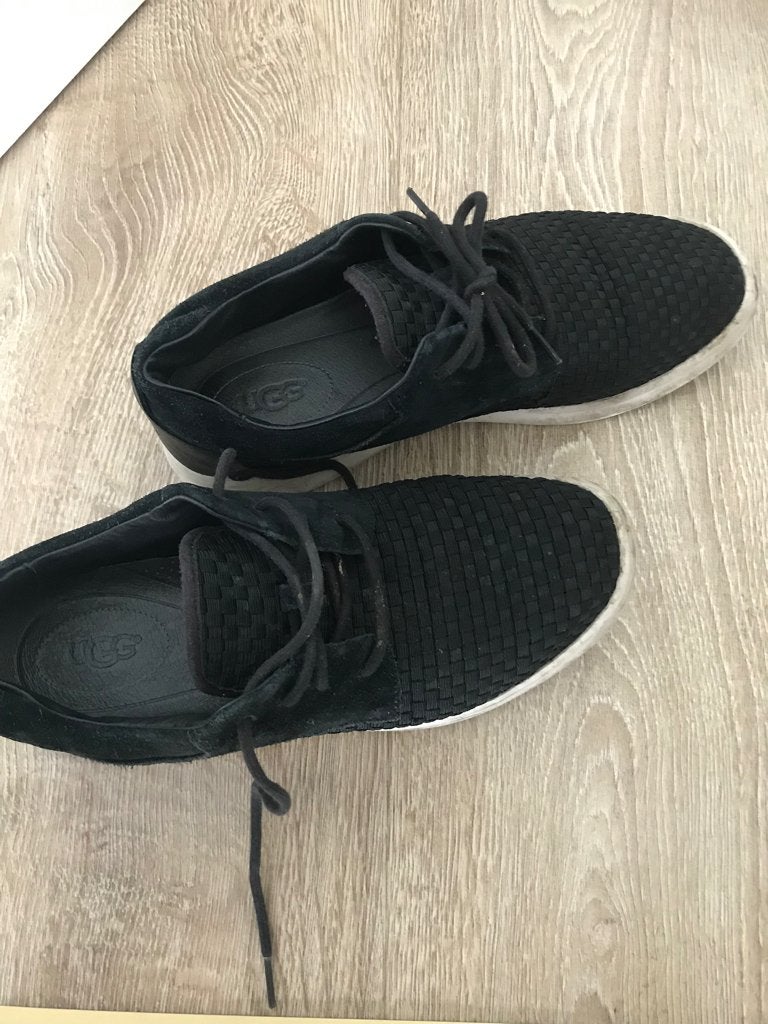 UGG Zomer schoenen maat 42 zwart, Ophalen, Zwart, Overige typen, Zo goed als nieuw