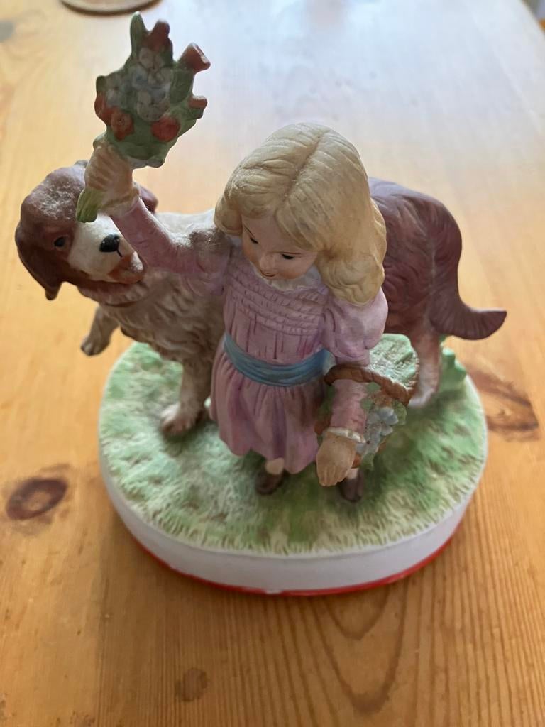 Muziek beeld meisje met hond 19cm, Ophalen
