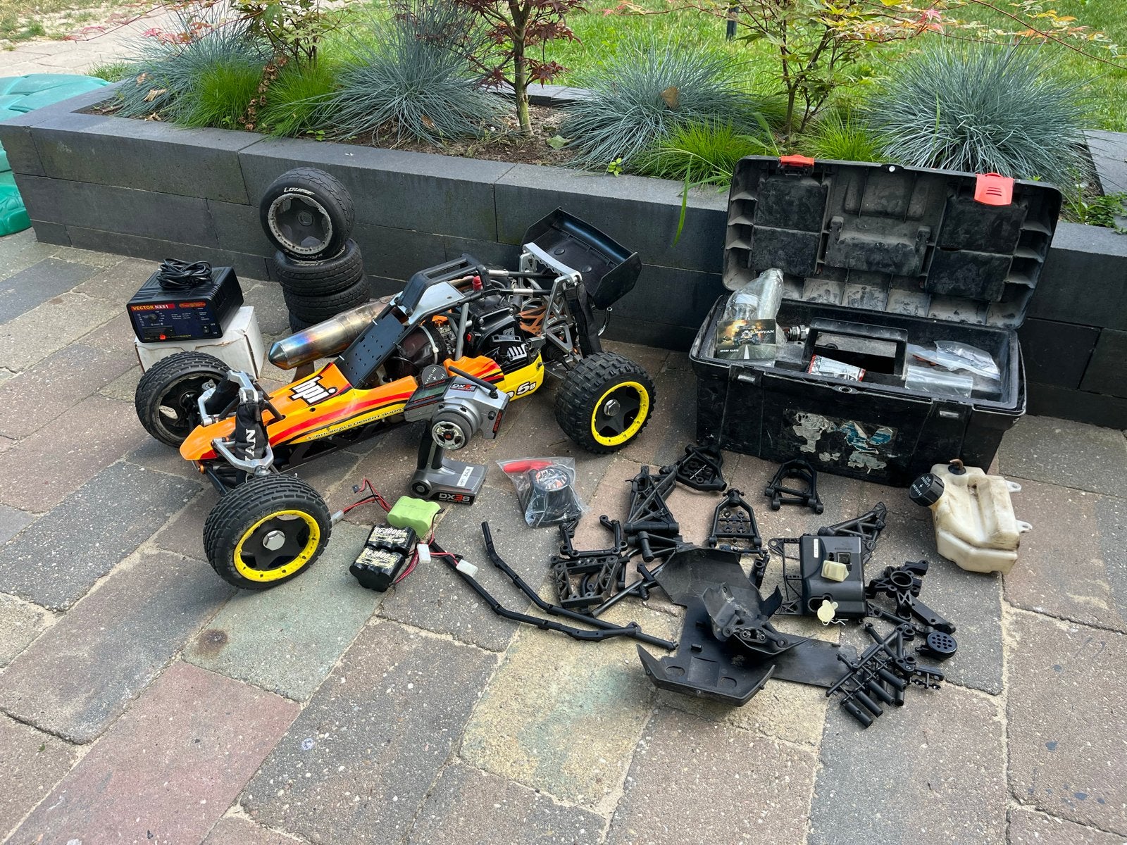 HPI Baja 5B met 32cc Zenoah motor en VRC side pipe, Ophalen, Benzine, Auto offroad, Zo goed als nieuw