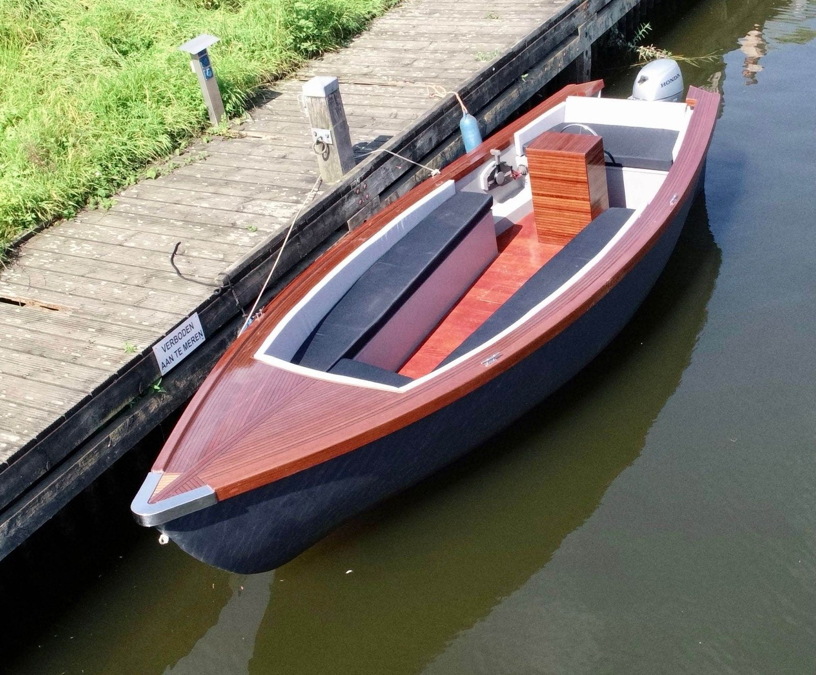 Prachtige Sloep met Buitenboordmotor - Perfect voor Recreati, Watersport en Boten, 8 pk, Tot 1.00 meter, 1 m, 6 m