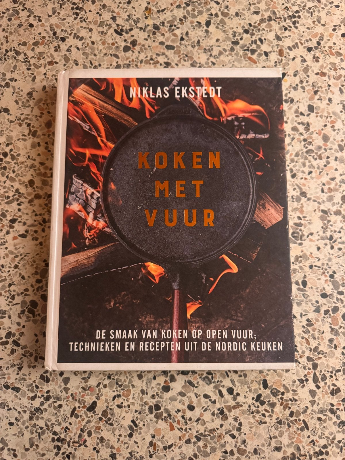 Koken met Vuur - Niklas Ekstedt (Nordic Keuken), Ophalen of Verzenden, Zo goed als nieuw, Europa, Hoofdgerechten