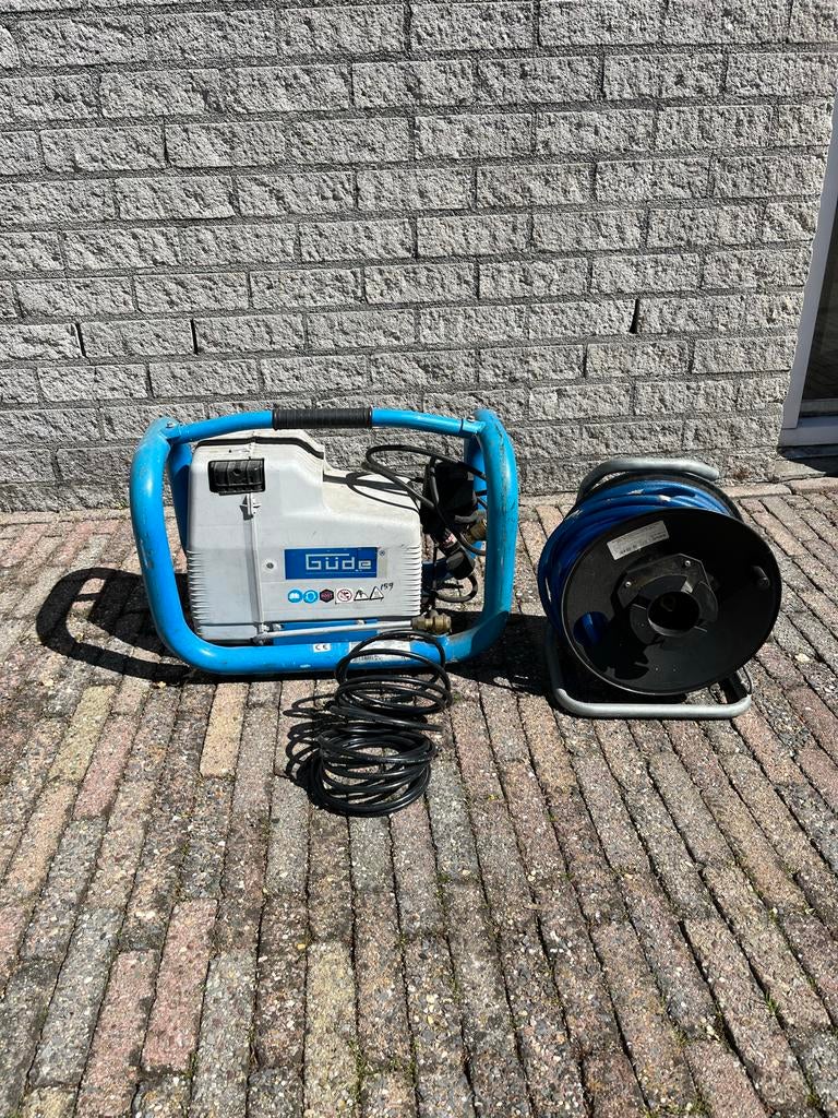 Compressor met luchthaspel, Ophalen, 6 tot 10 bar, Zo goed als nieuw, 200 tot 400 liter/min