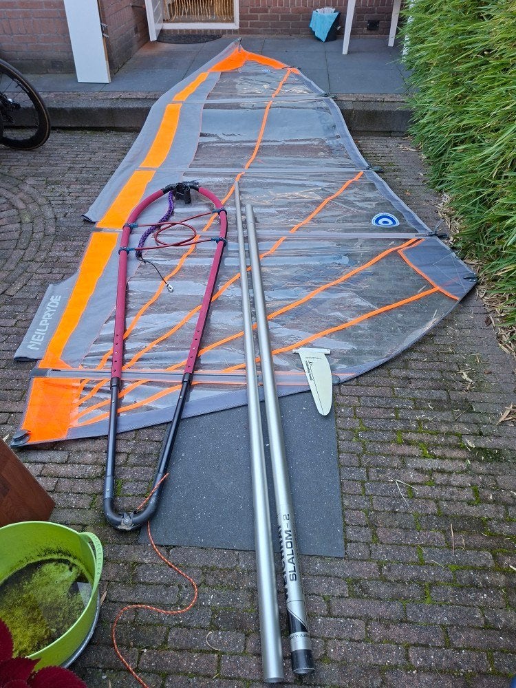 Foto 4 van Mistral Diamond Head surfplank incl zeil en zittrapeze