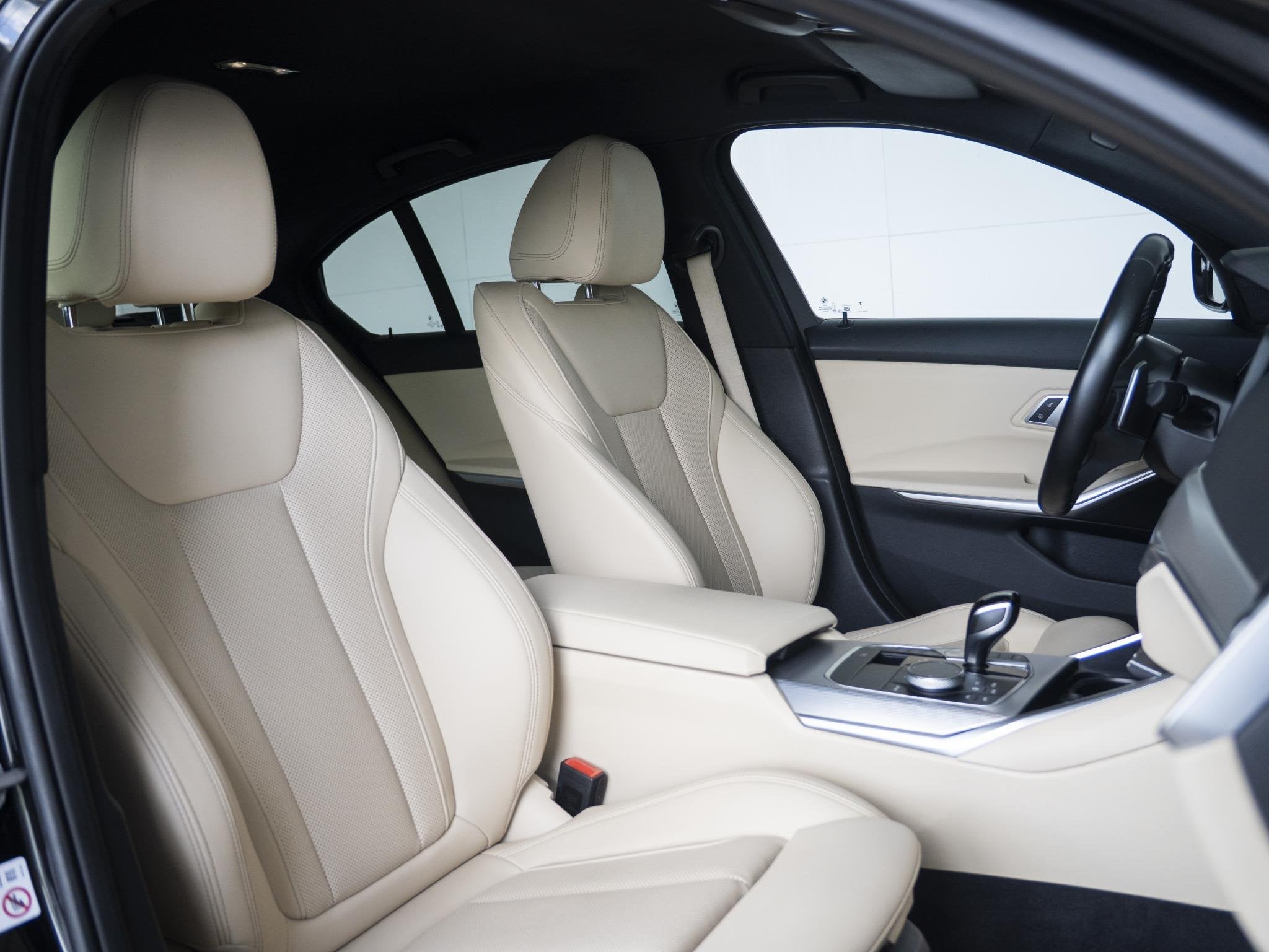 BMW 3 Serie Sedan M340i xDrive | Innovationspakket | Comfort, Auto's, BMW, Stof, Met garantie (alle), Zwart, Bedrijf