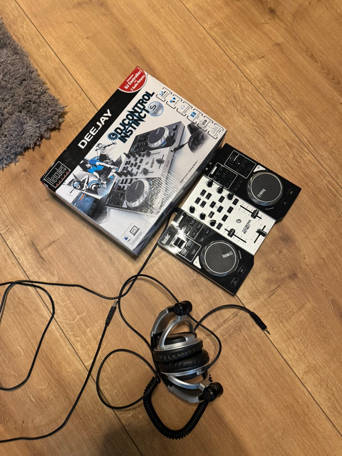 Dj hercules mini dj platen tafel (voor beginners), Muziek en Instrumenten, Dj-sets en Draaitafels, Verzenden, Zo goed als nieuw