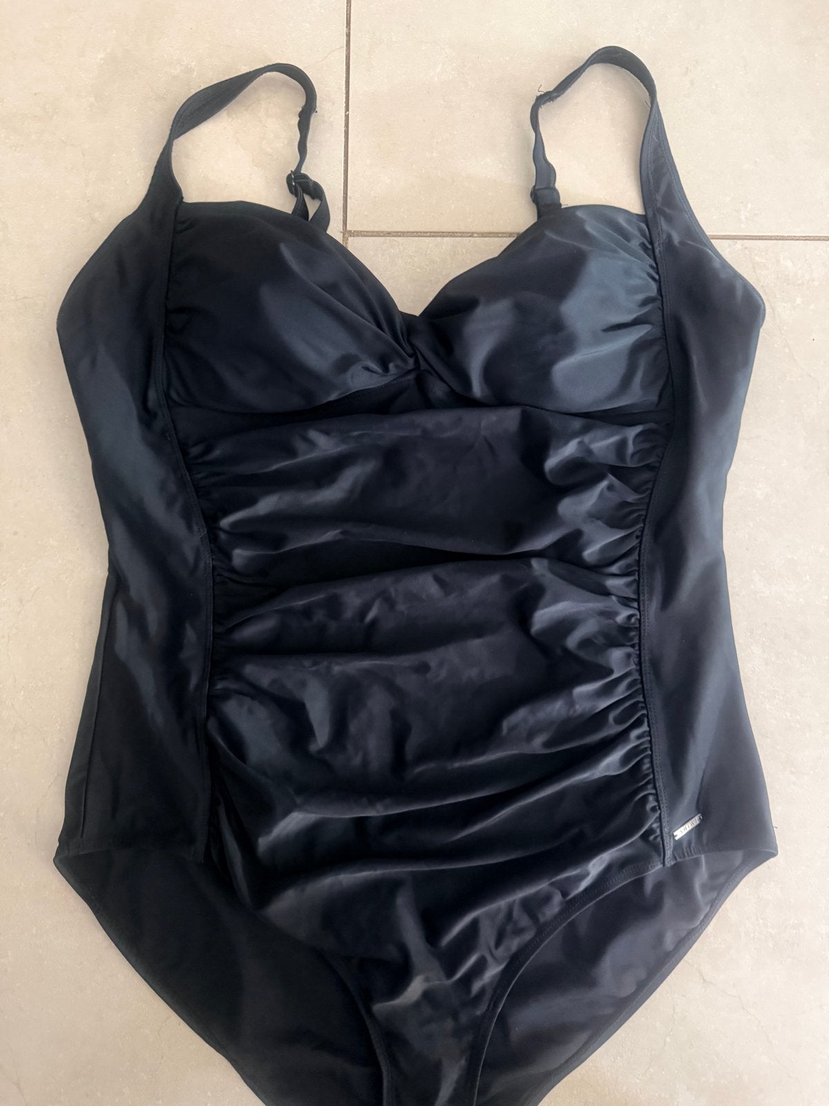 Shiwi Badpak Maat 48 Corrigerend ZGAN, Kleding | Dames, Badmode en Zwemkleding, Ophalen of Verzenden, Zo goed als nieuw, Zwart